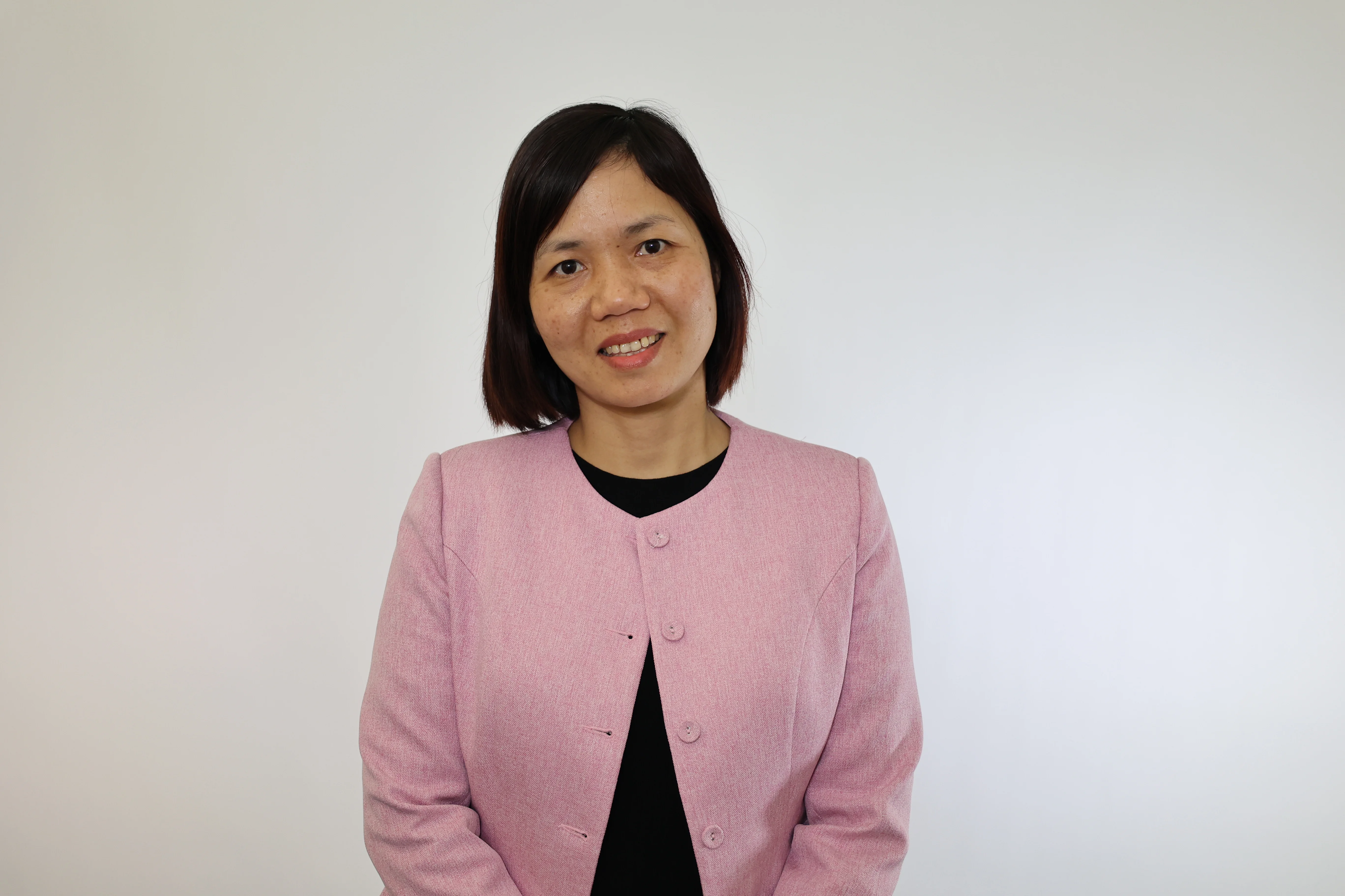 Dr Angie Nguyen